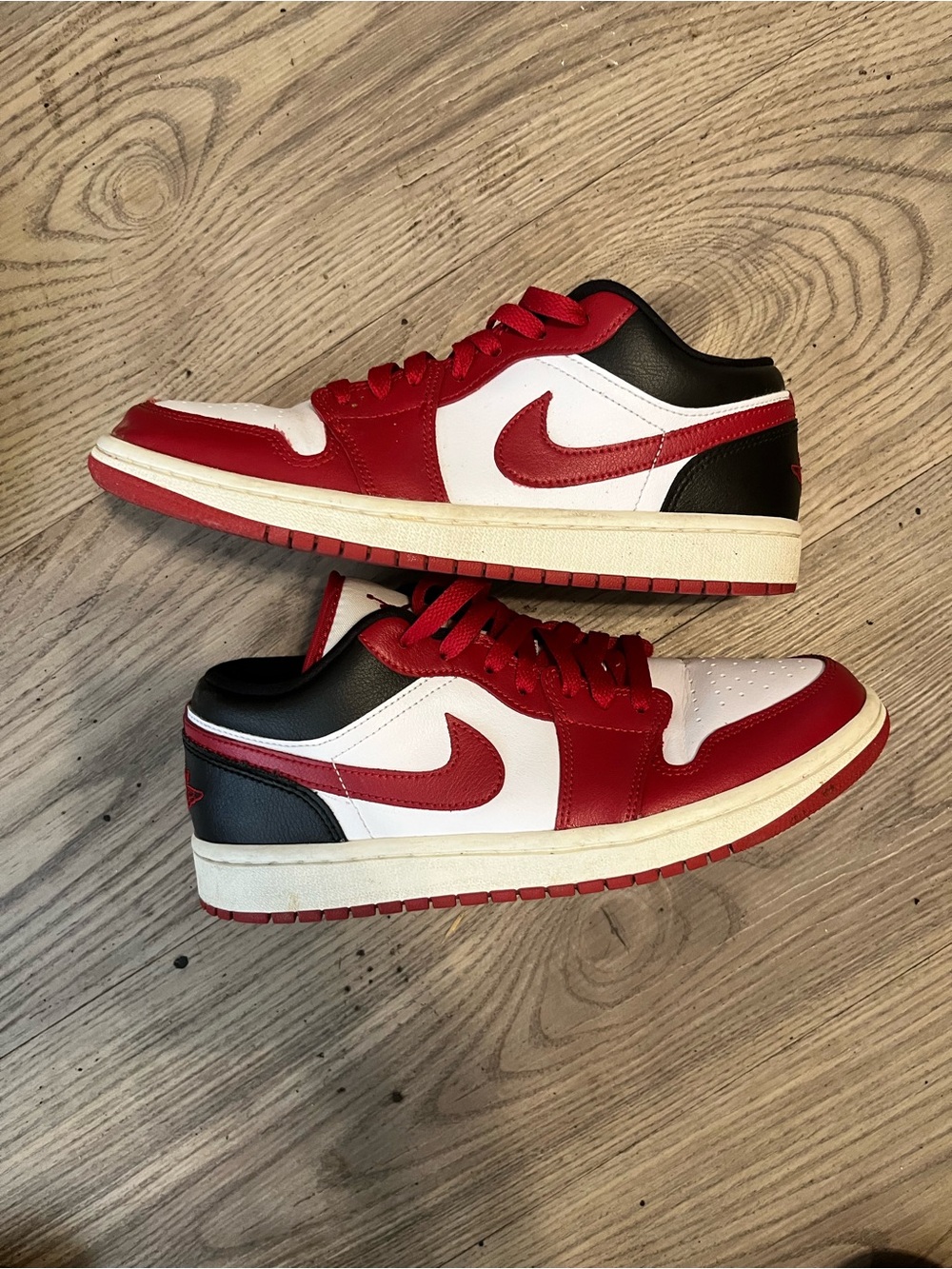 Nike Air Jordan 1 Low - Red, White & Black sz8.5